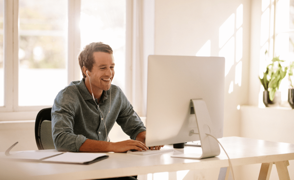 entrepreneurs à son bureau